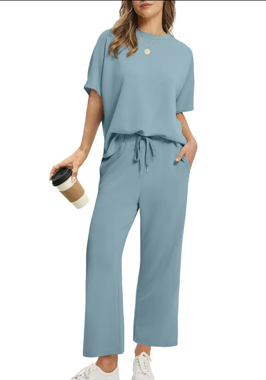 Women's short-sleeved three-quarter-length pants set